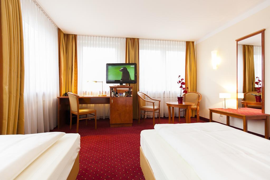 Hotel Am Berliner Platz Λάνγκενφελντ Δωμάτιο φωτογραφία