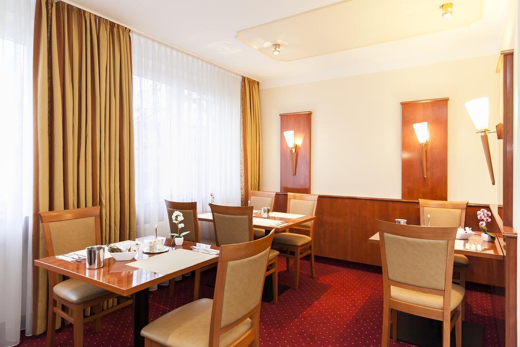 Hotel Am Berliner Platz Λάνγκενφελντ Εξωτερικό φωτογραφία