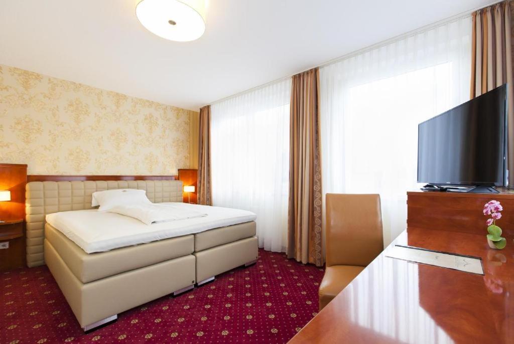 Hotel Am Berliner Platz Λάνγκενφελντ Εξωτερικό φωτογραφία