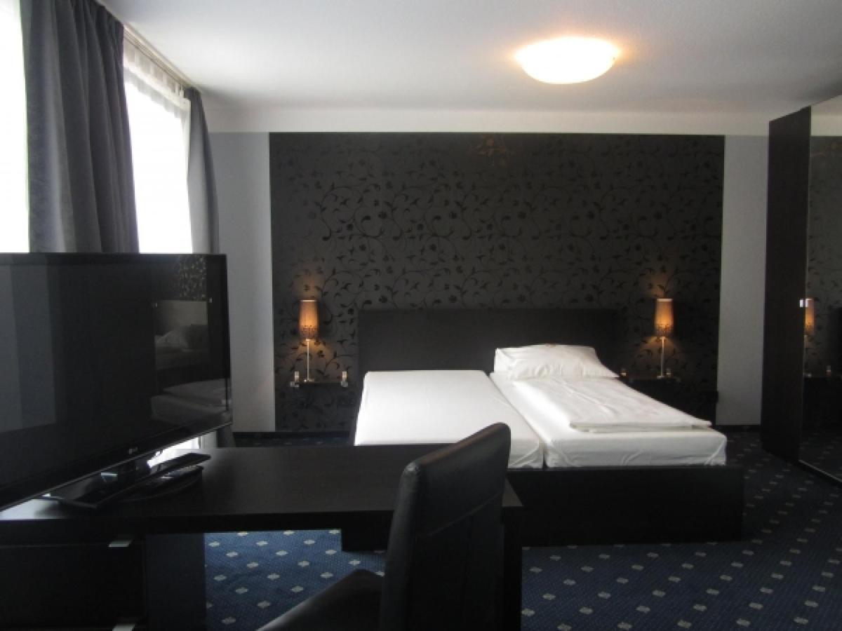 Hotel Am Berliner Platz Λάνγκενφελντ Δωμάτιο φωτογραφία